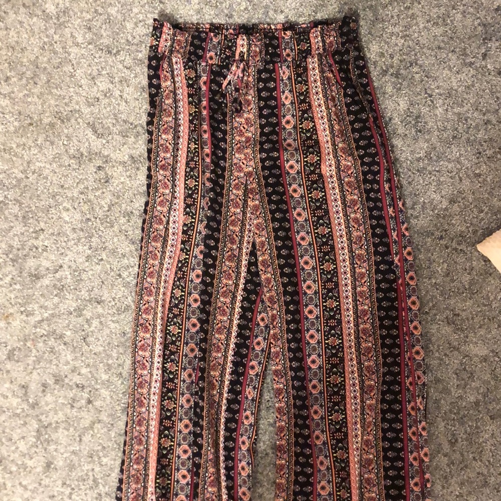 Super cute wide legged flowy pants